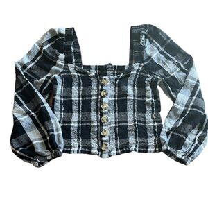 American Eagle shirred crop top size small balloon sleeves buttons down front